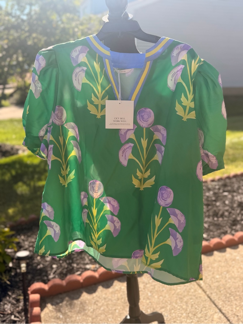 Green Floral Puff-Sleeve Blouse with Ribbon Neck